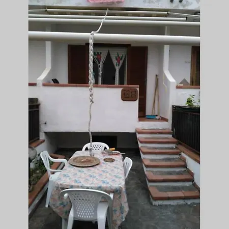 Apartment Cheerful 2 Bedroom Sea View House *