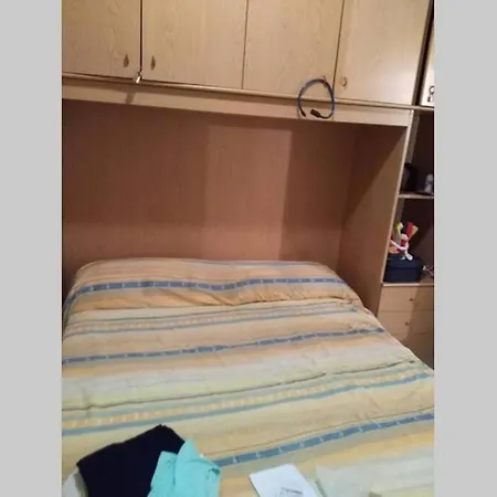 Apartment Cheerful 2 Bedroom Sea View House